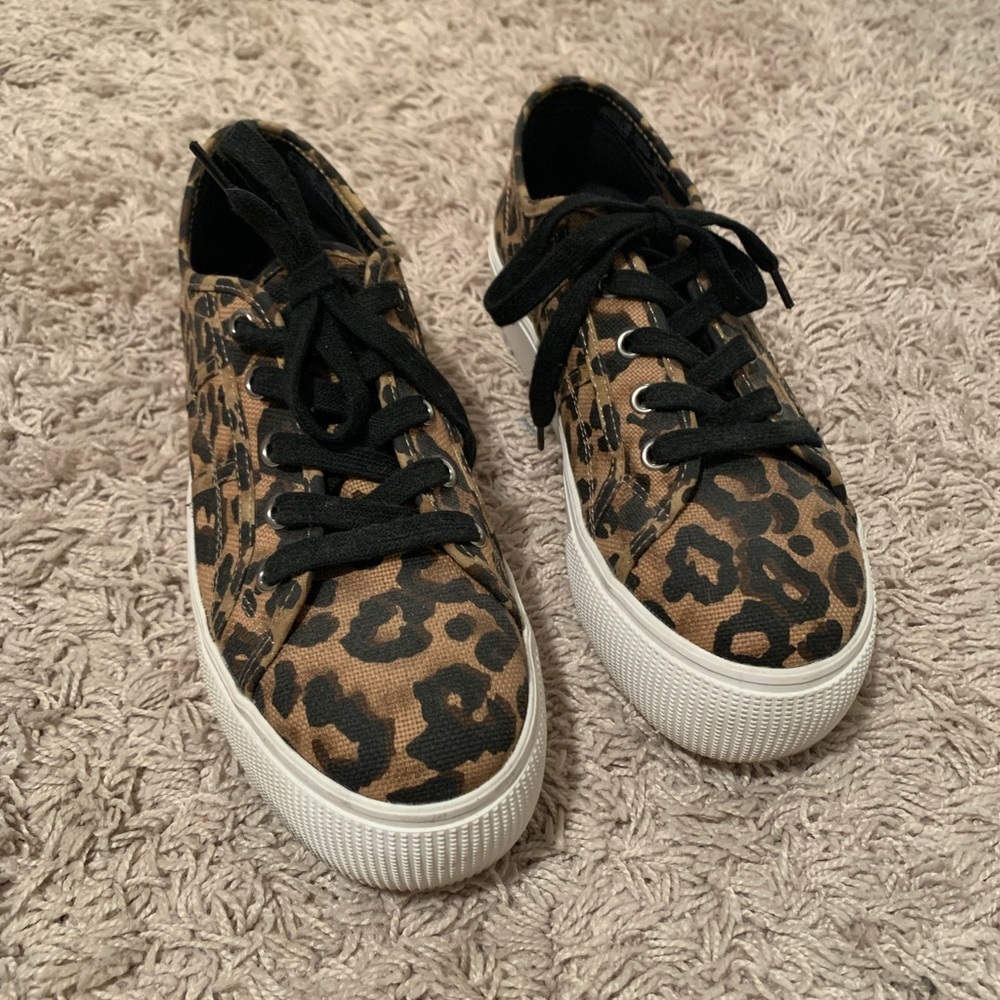 Steve Madden Emmi Cheetah Platform Sneaker